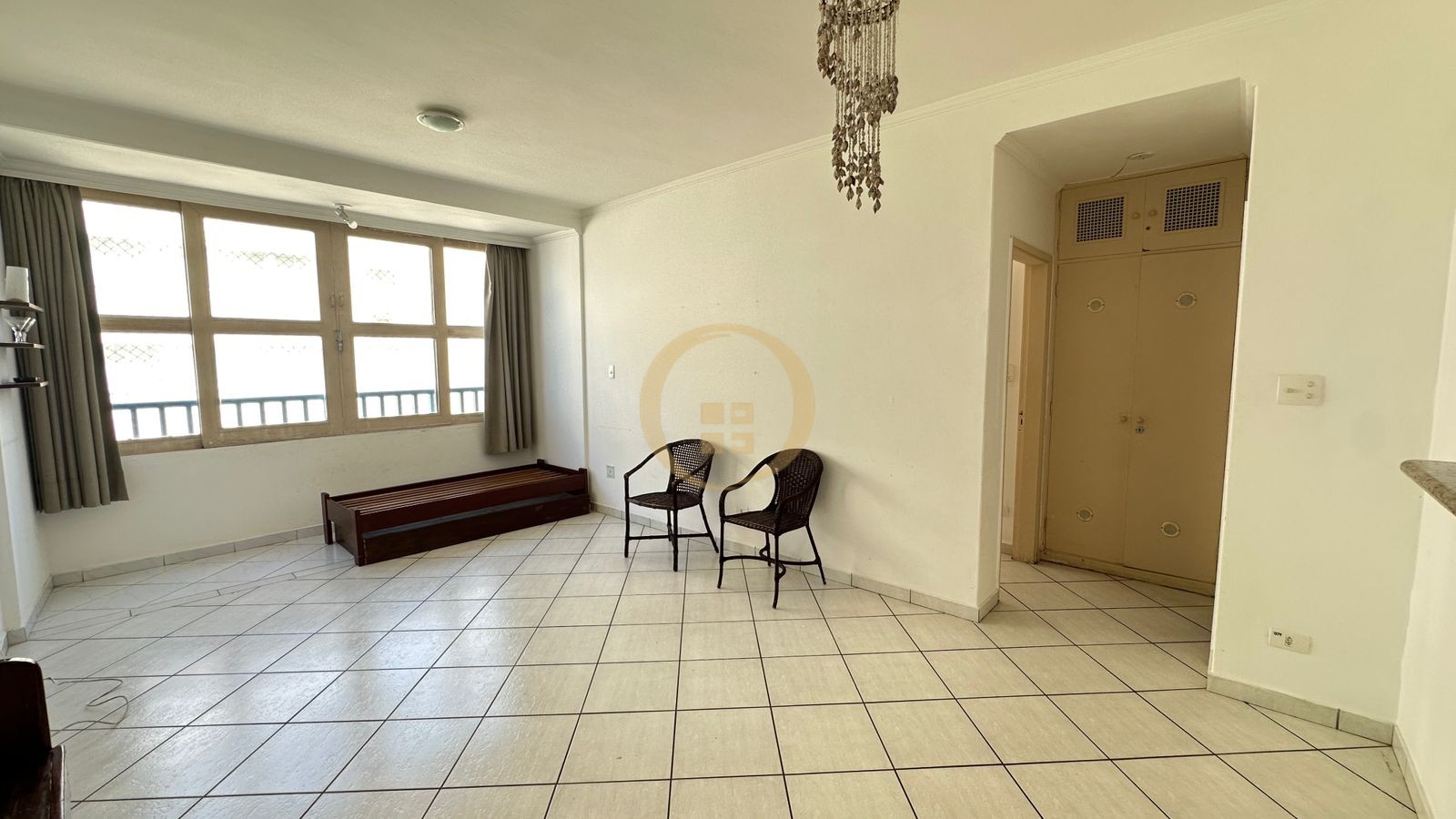 Apartamento na Praia das Pitangueiras, Guarujá - SP