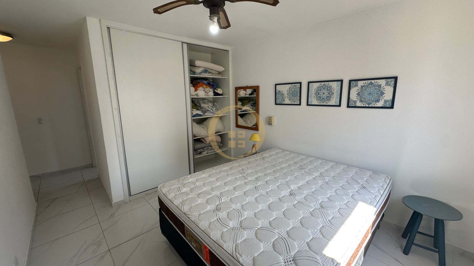 Apartamento na Praia das Pitangueiras, Guarujá - SP
