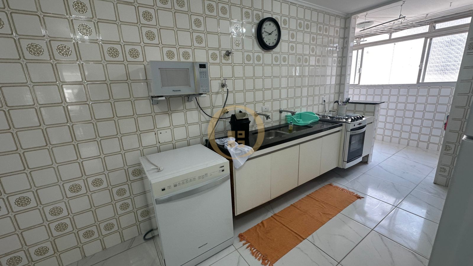 Apartamento na Praia das Pitangueiras, Guarujá - SP