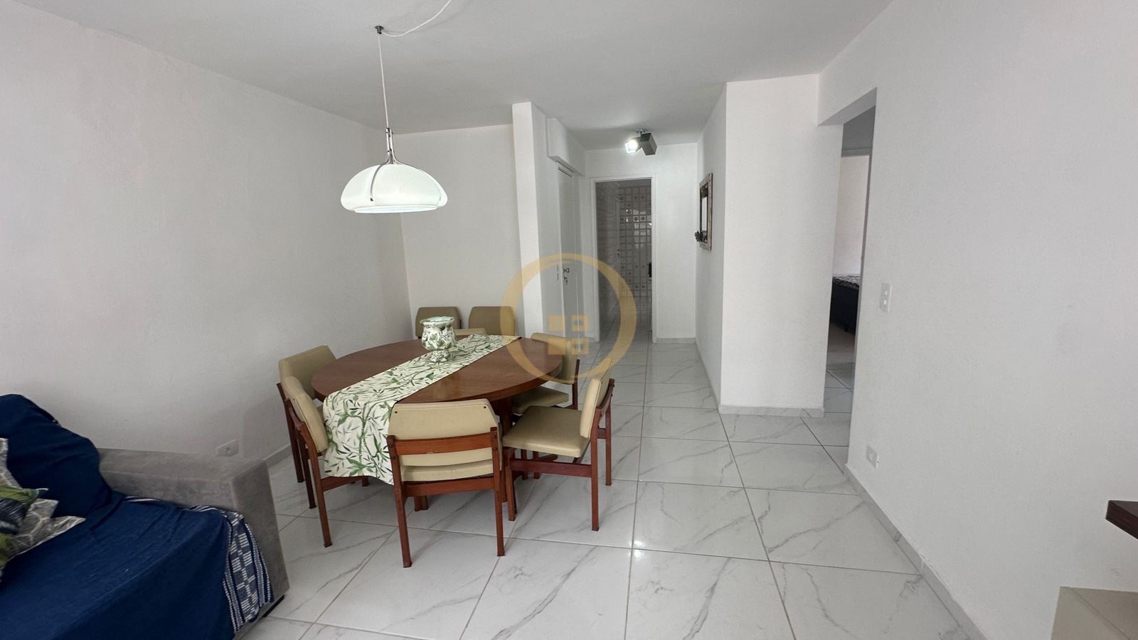 Apartamento na Praia das Pitangueiras, Guarujá - SP