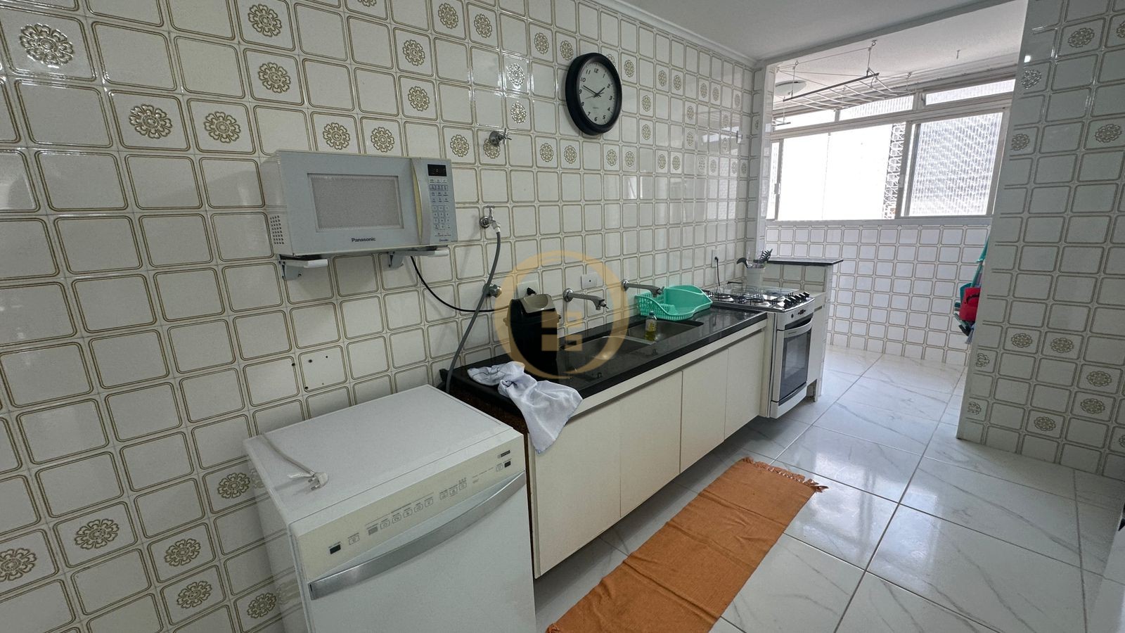Apartamento na Praia das Pitangueiras, Guarujá - SP