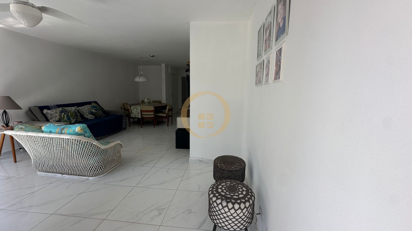 Apartamento na Praia das Pitangueiras, Guarujá - SP