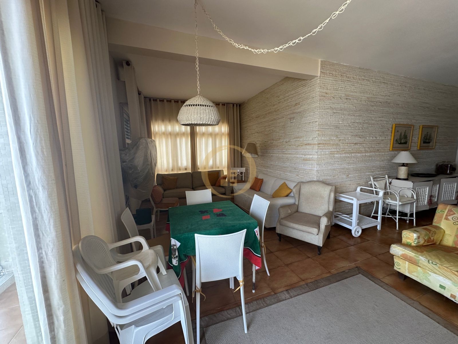 Apartamento Frente ao Mar nas Pitangueiras, Guarujá - SP