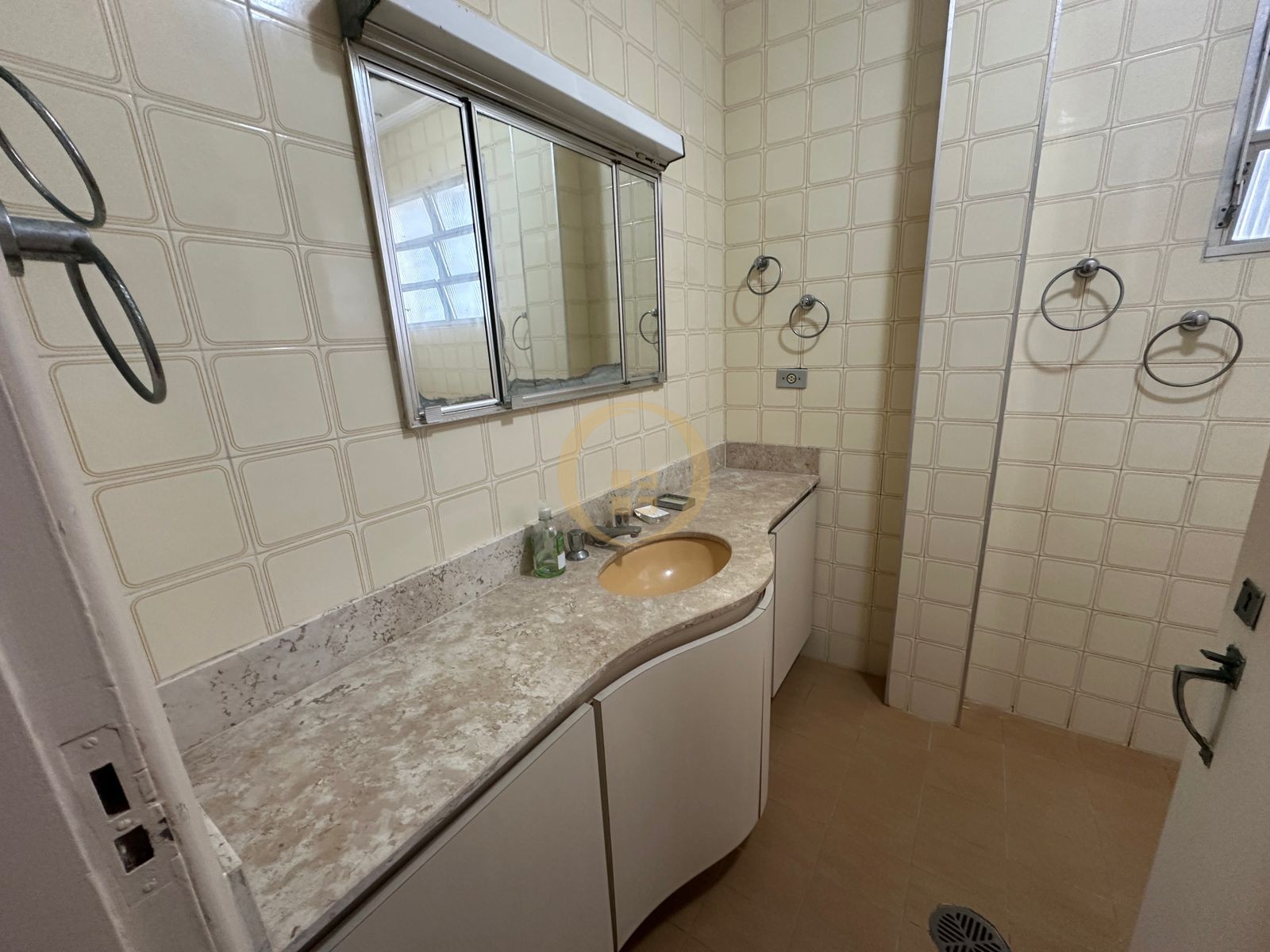Apartamento Frente ao Mar nas Pitangueiras, Guarujá - SP