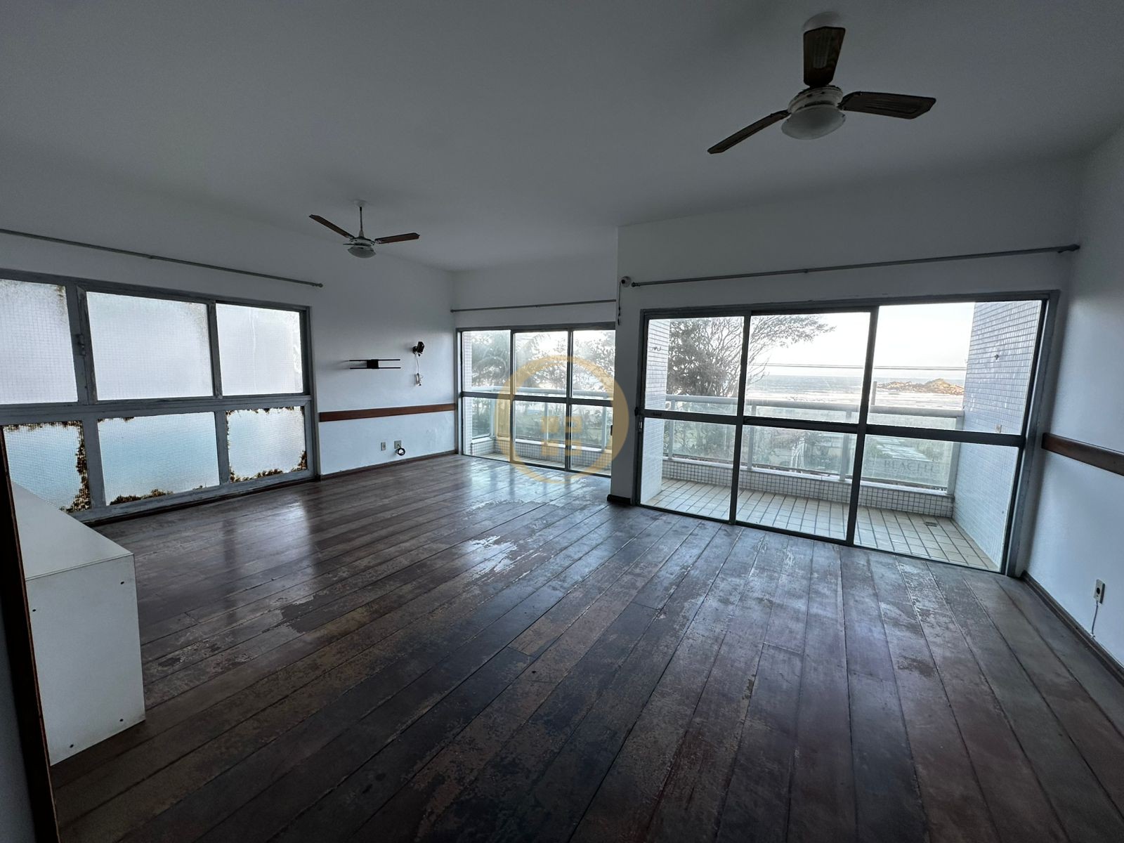 Apartamento Frente ao Mar nas Pitangueiras, Guarujá - SP