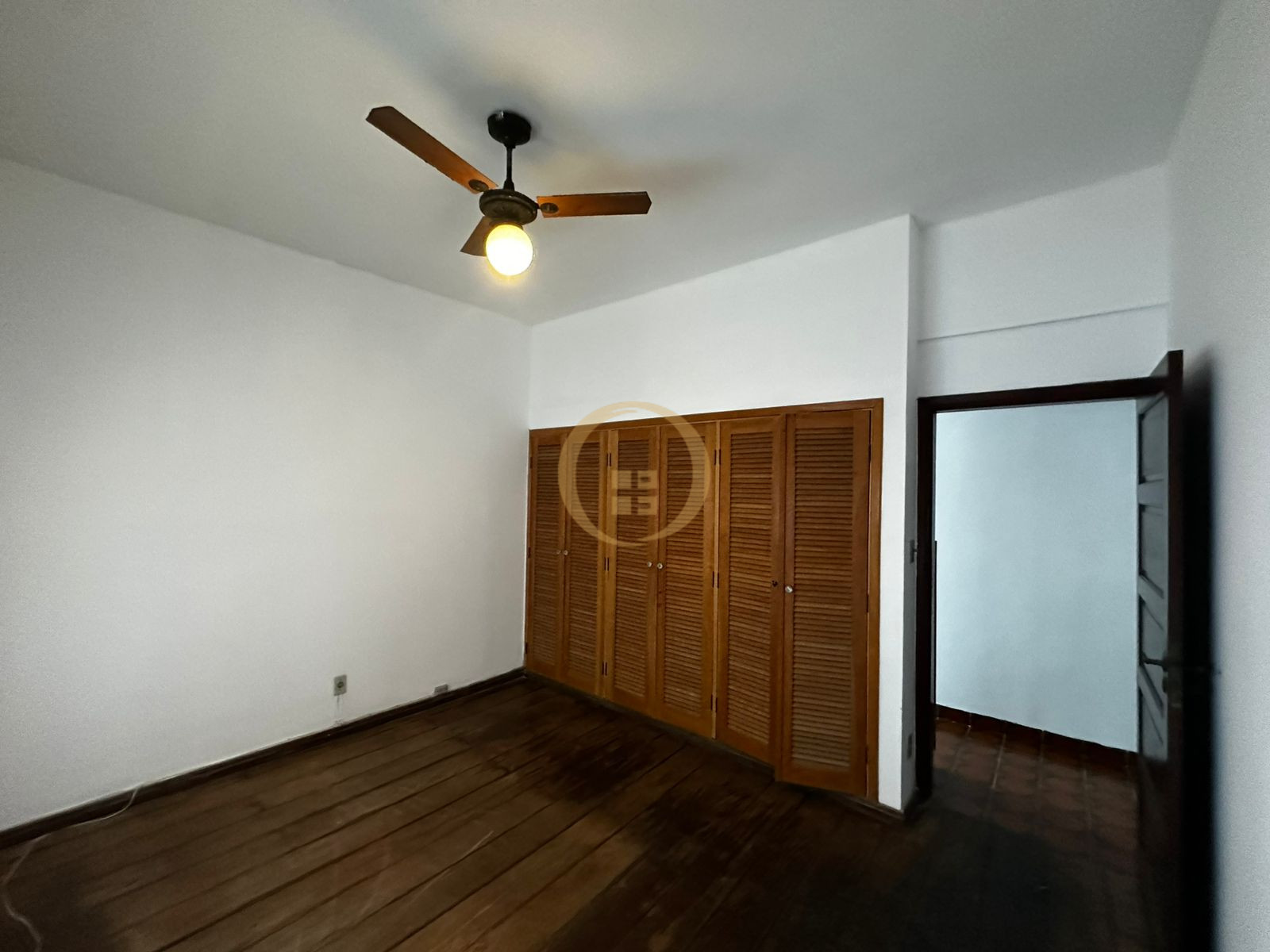 Apartamento Frente ao Mar nas Pitangueiras, Guarujá - SP