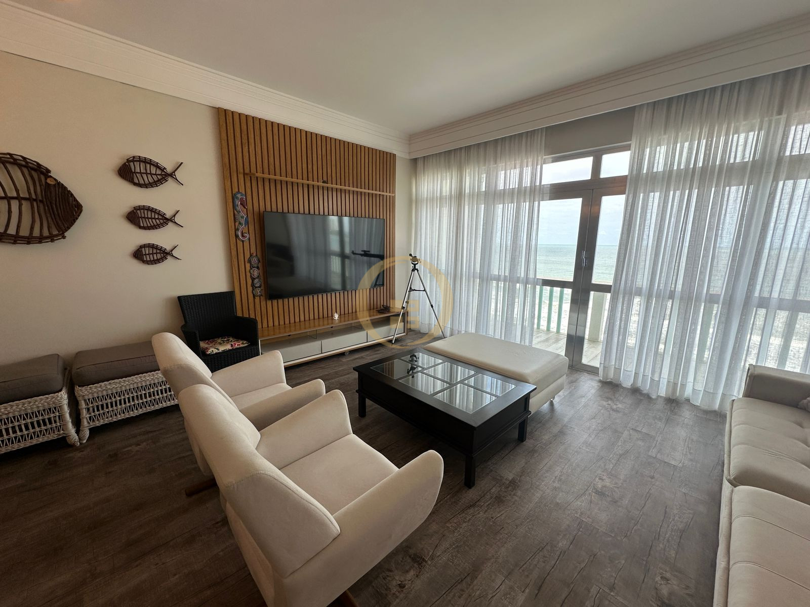 Apartamento Frente ao Mar nas Pitangueiras, Guarujá - SP
