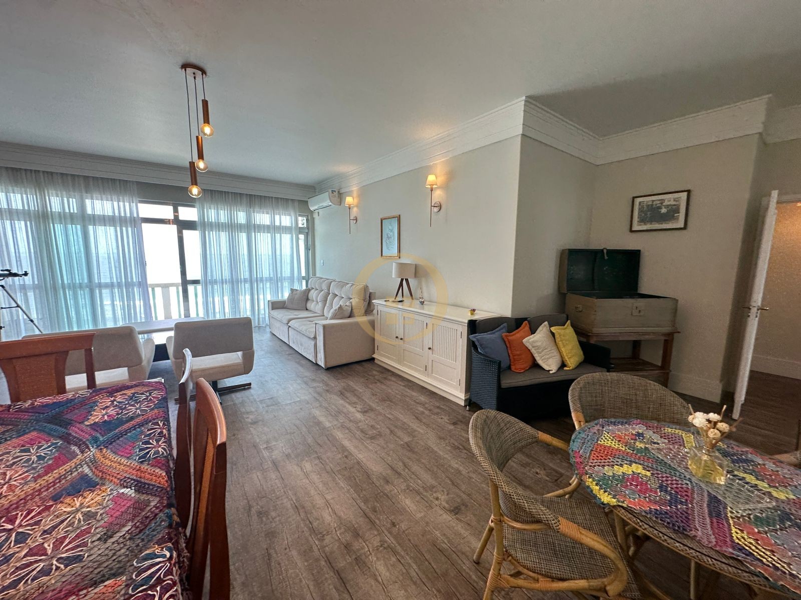 Apartamento Frente ao Mar nas Pitangueiras, Guarujá - SP
