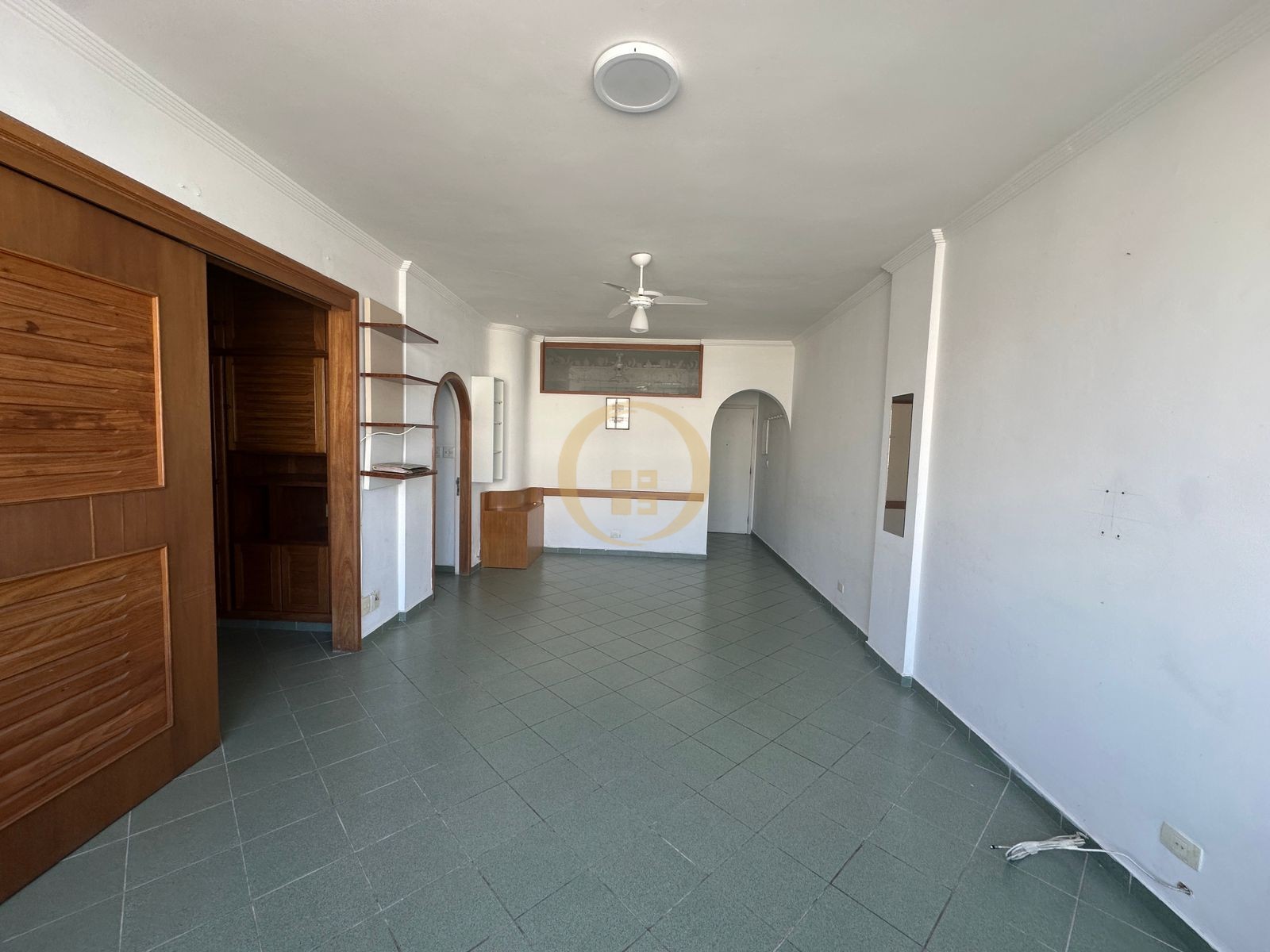 Apartamento na Praia das Pitangueiras, Guarujá - SP