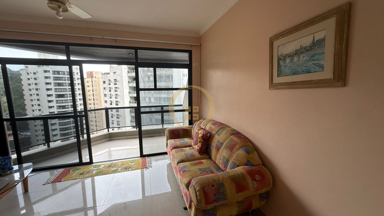 Apartamento na Praia das Pitangueiras, Guarujá - SP