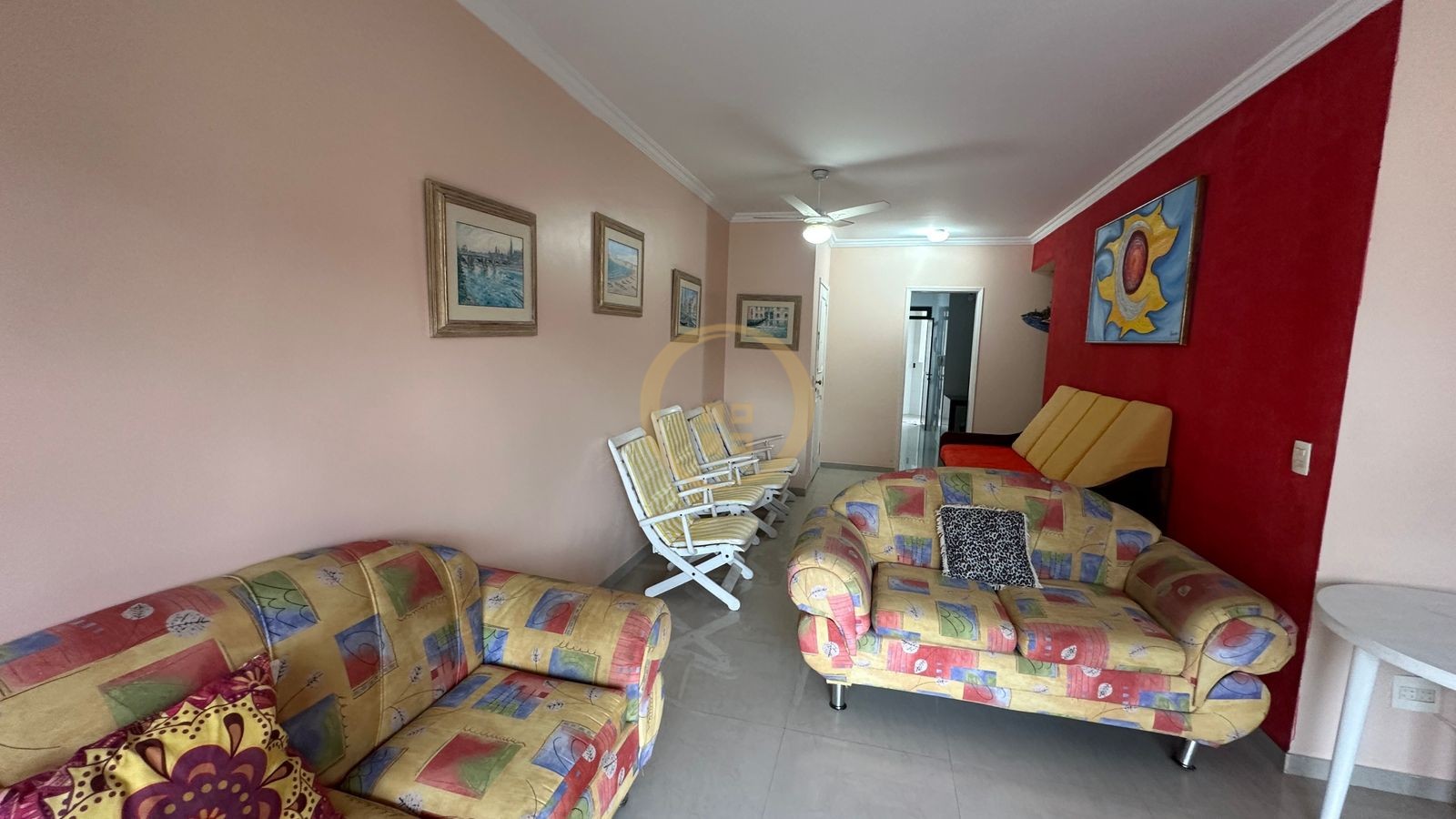 Apartamento na Praia das Pitangueiras, Guarujá - SP