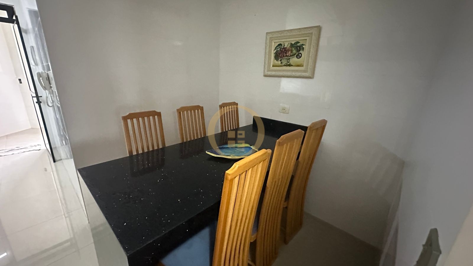 Apartamento na Praia das Pitangueiras, Guarujá - SP