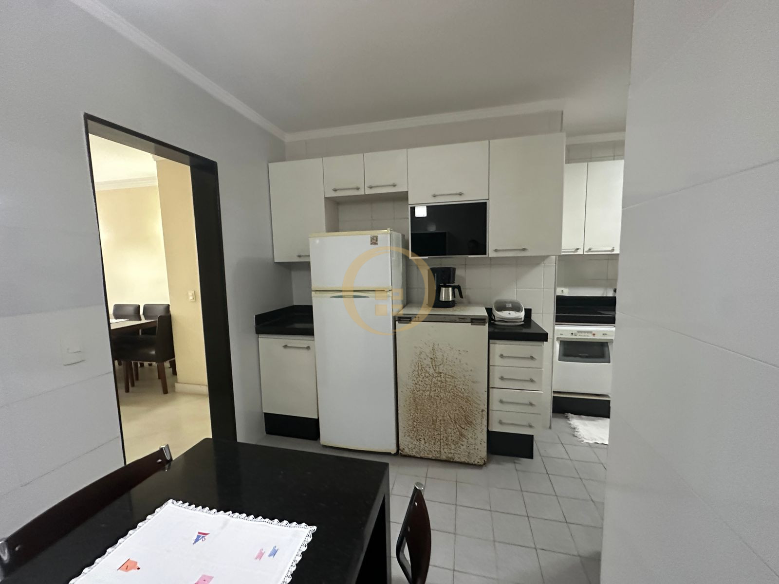 Apartamento na Praia das Pitangueiras, Guarujá - SP
