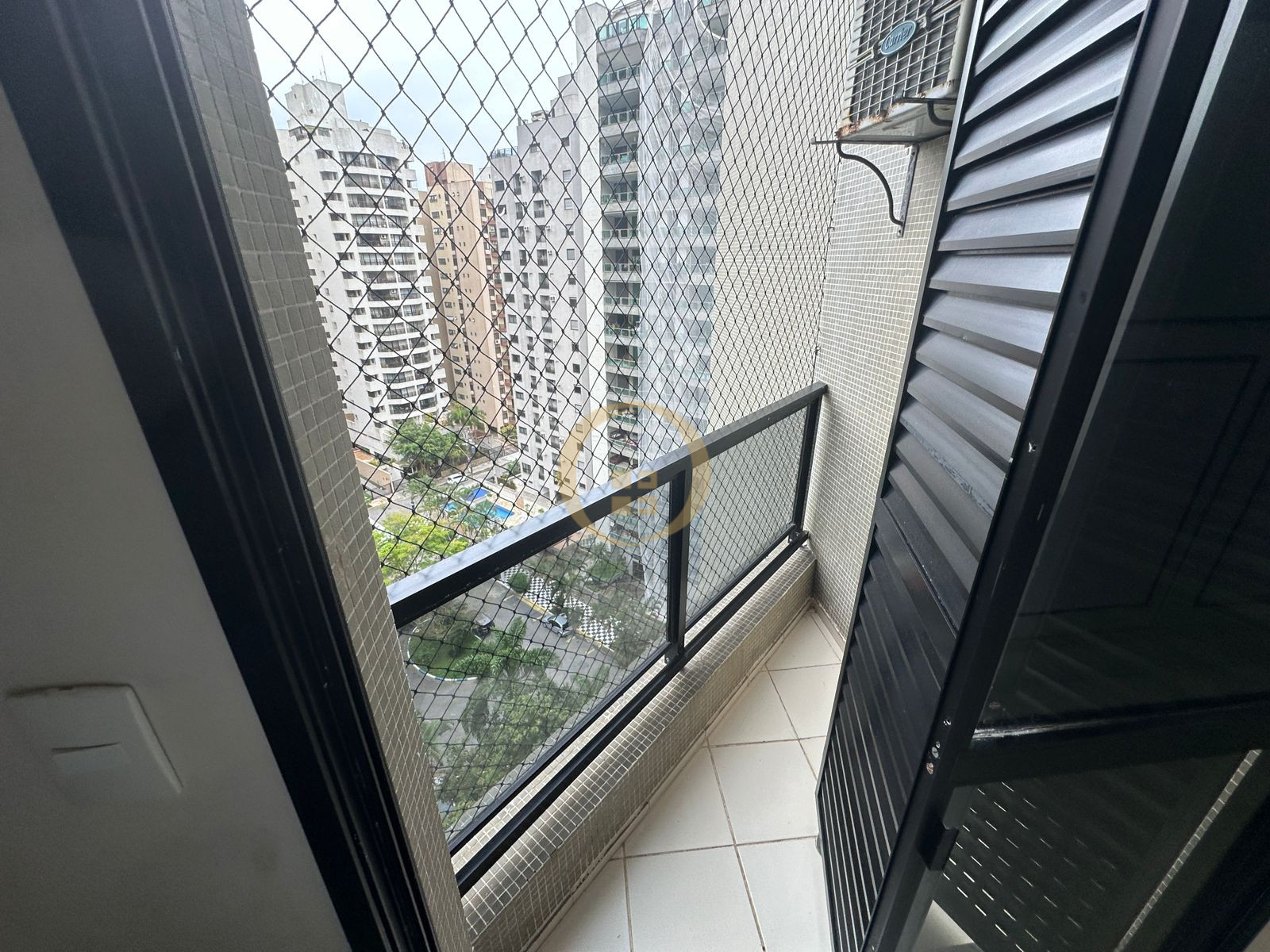 Apartamento na Praia das Pitangueiras, Guarujá - SP