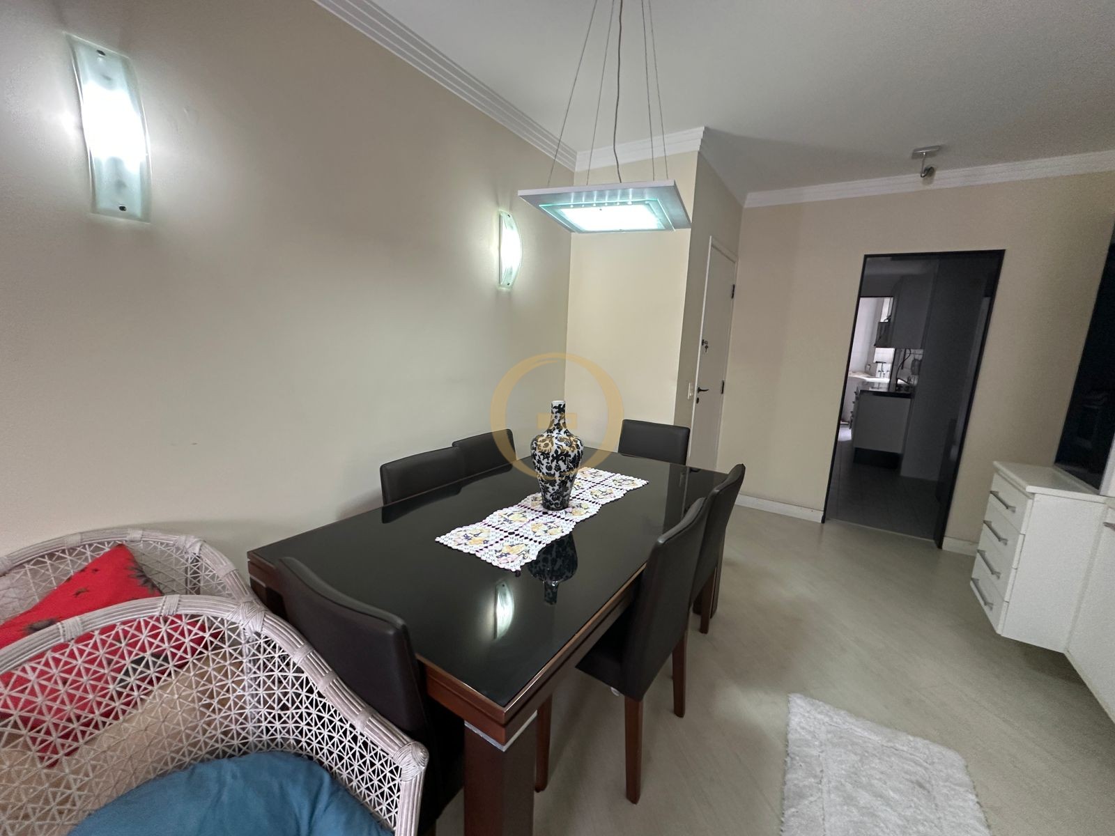 Apartamento na Praia das Pitangueiras, Guarujá - SP