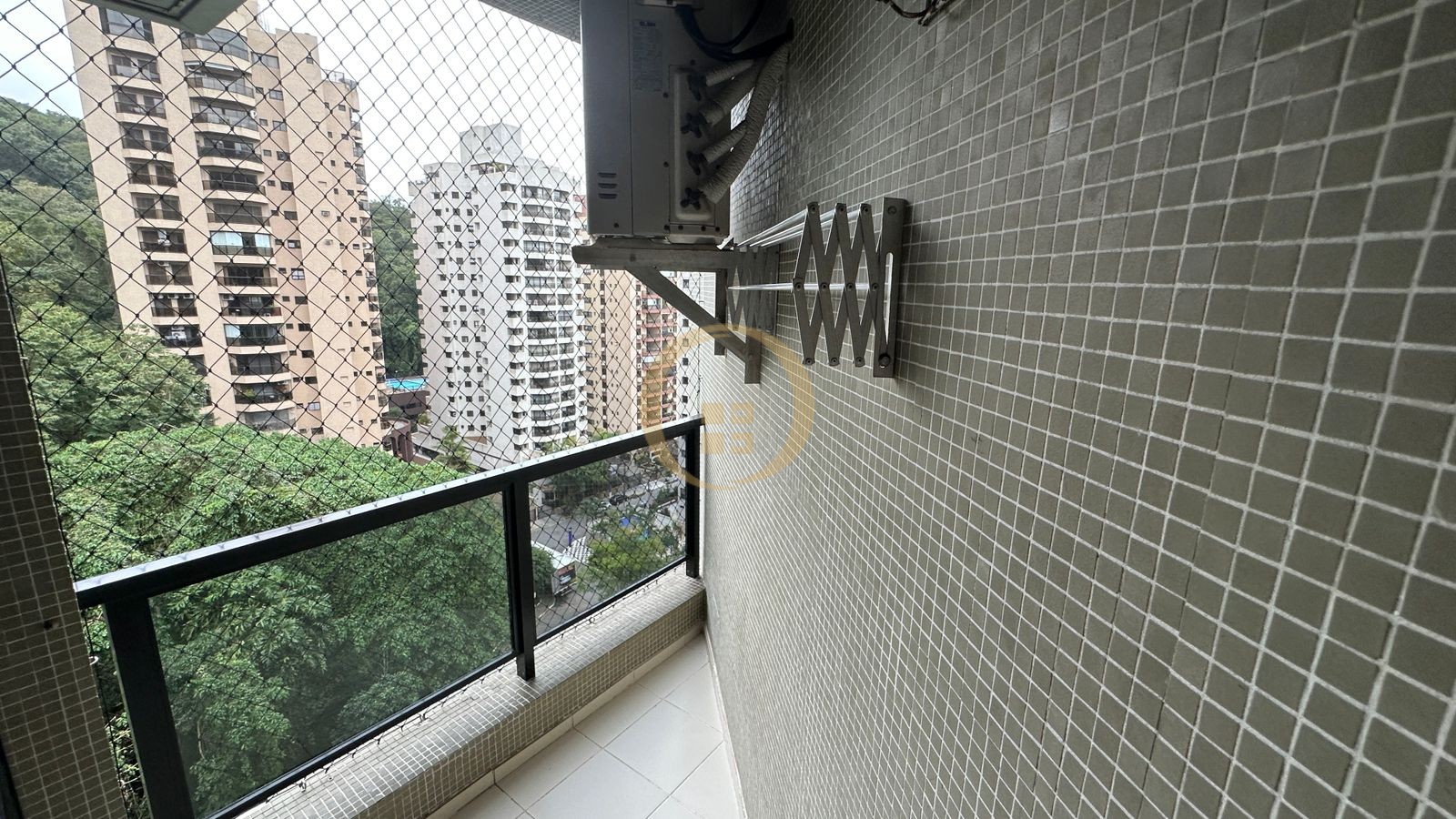 Apartamento na Praia das Pitangueiras, Guarujá - SP