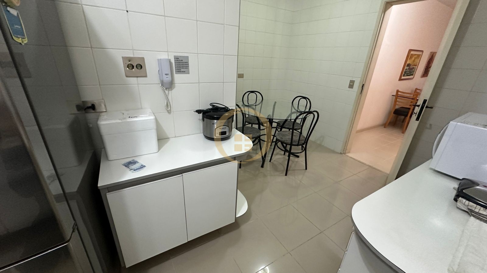 Apartamento na Praia das Pitangueiras, Guarujá - SP
