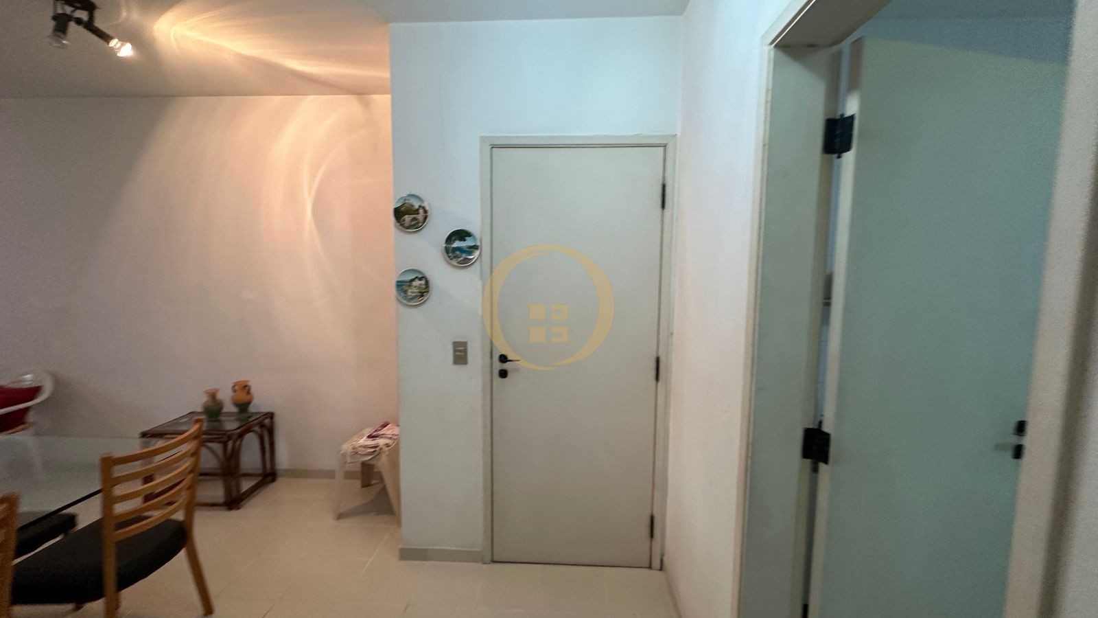 Apartamento na Praia das Pitangueiras, Guarujá - SP