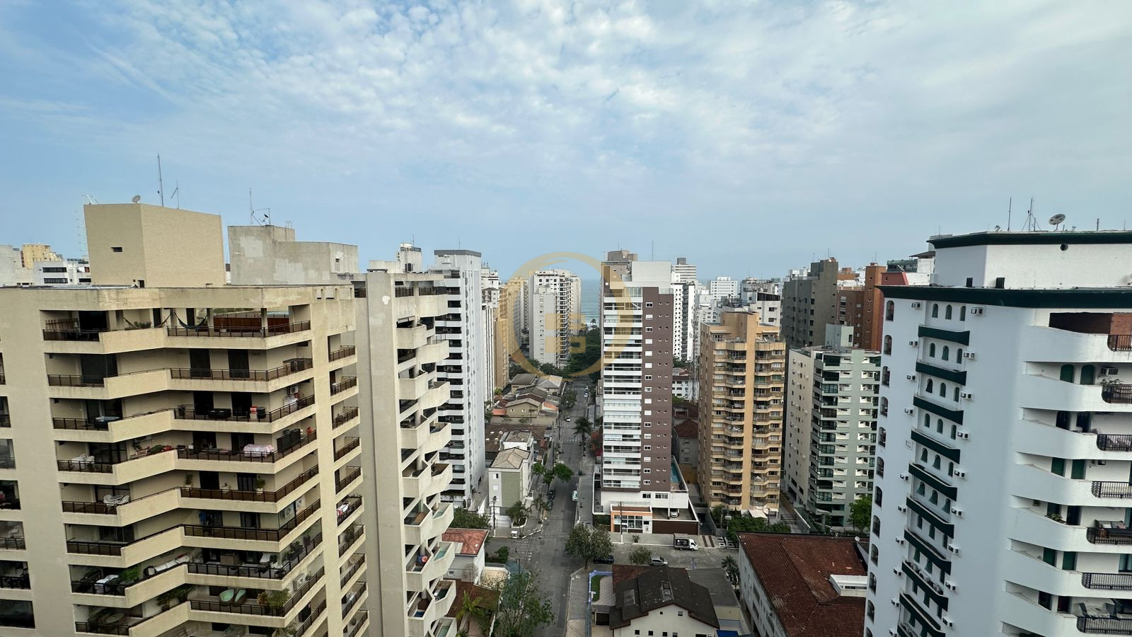 Cobertura na Praia das Pitangueiras, Guarujá - SP