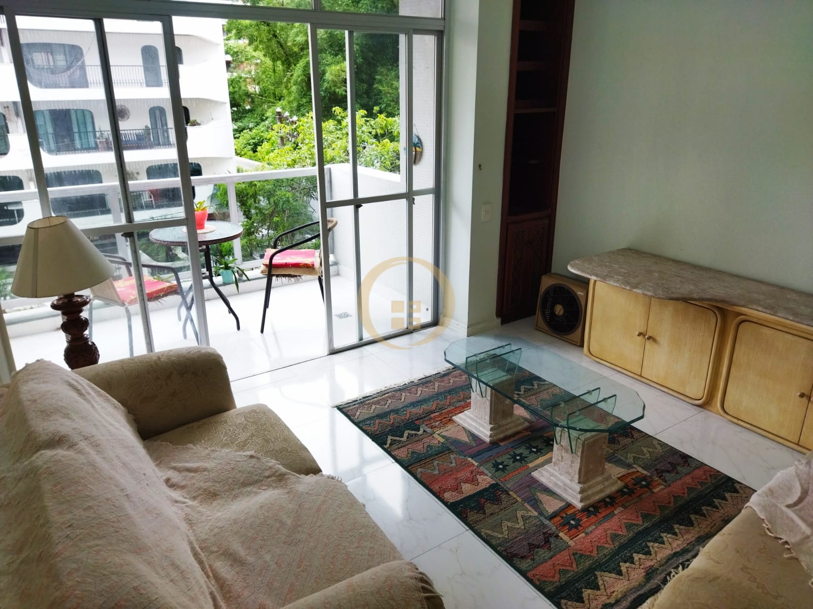 Apartamento na Praia das Pitangueiras, Guarujá - SP