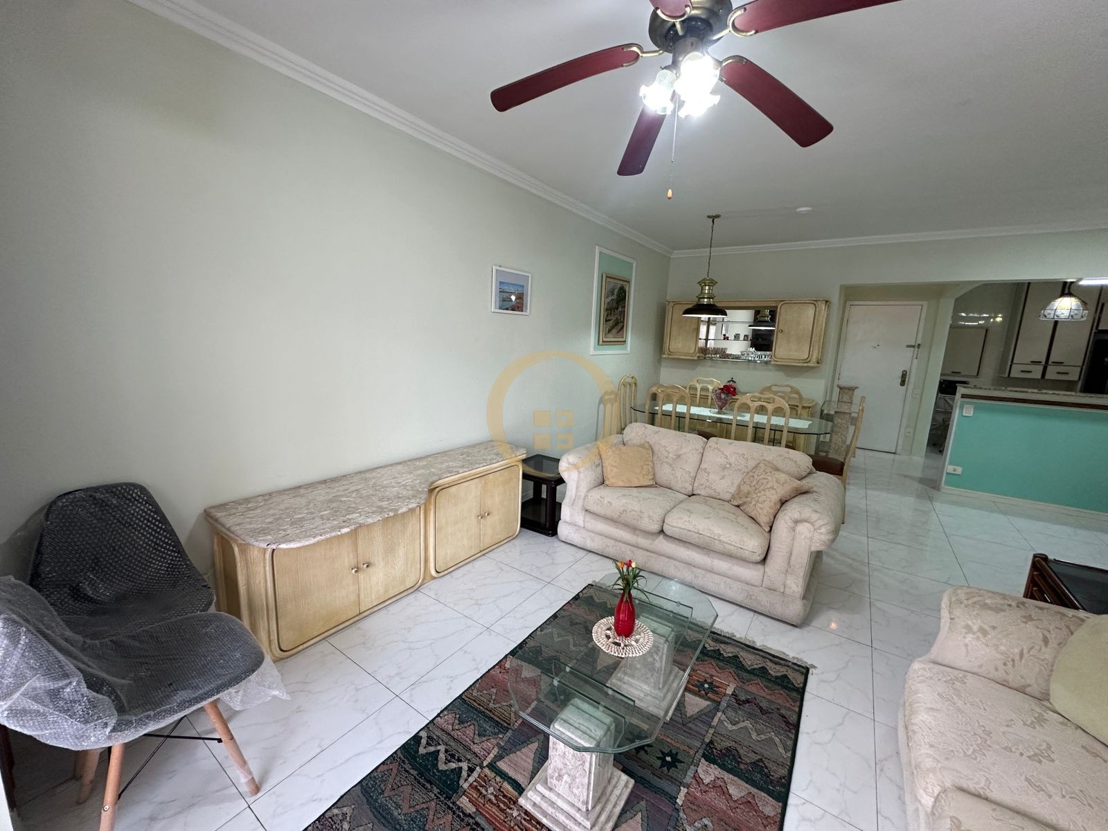 Apartamento na Praia das Pitangueiras, Guarujá - SP