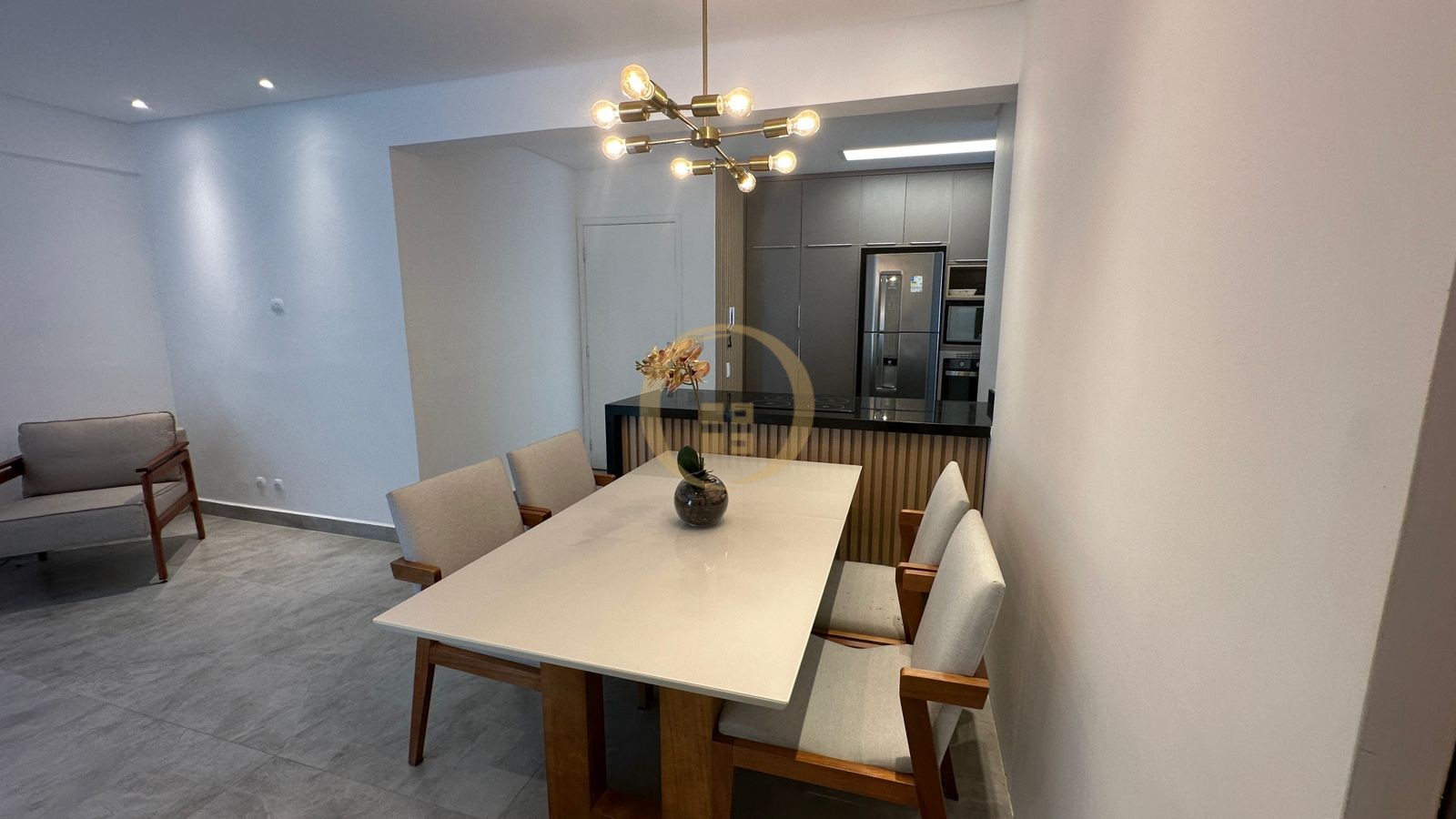 Apartamento na Praia das Pitangueiras, Guarujá - SP