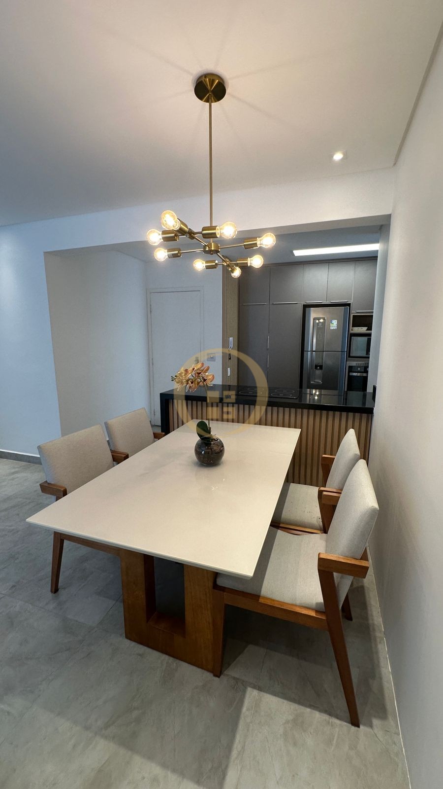 Apartamento na Praia das Pitangueiras, Guarujá - SP