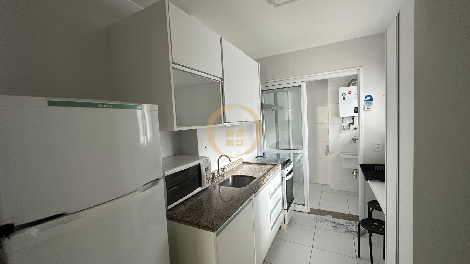 Apartamento na Praia das Pitangueiras, Guarujá - SP