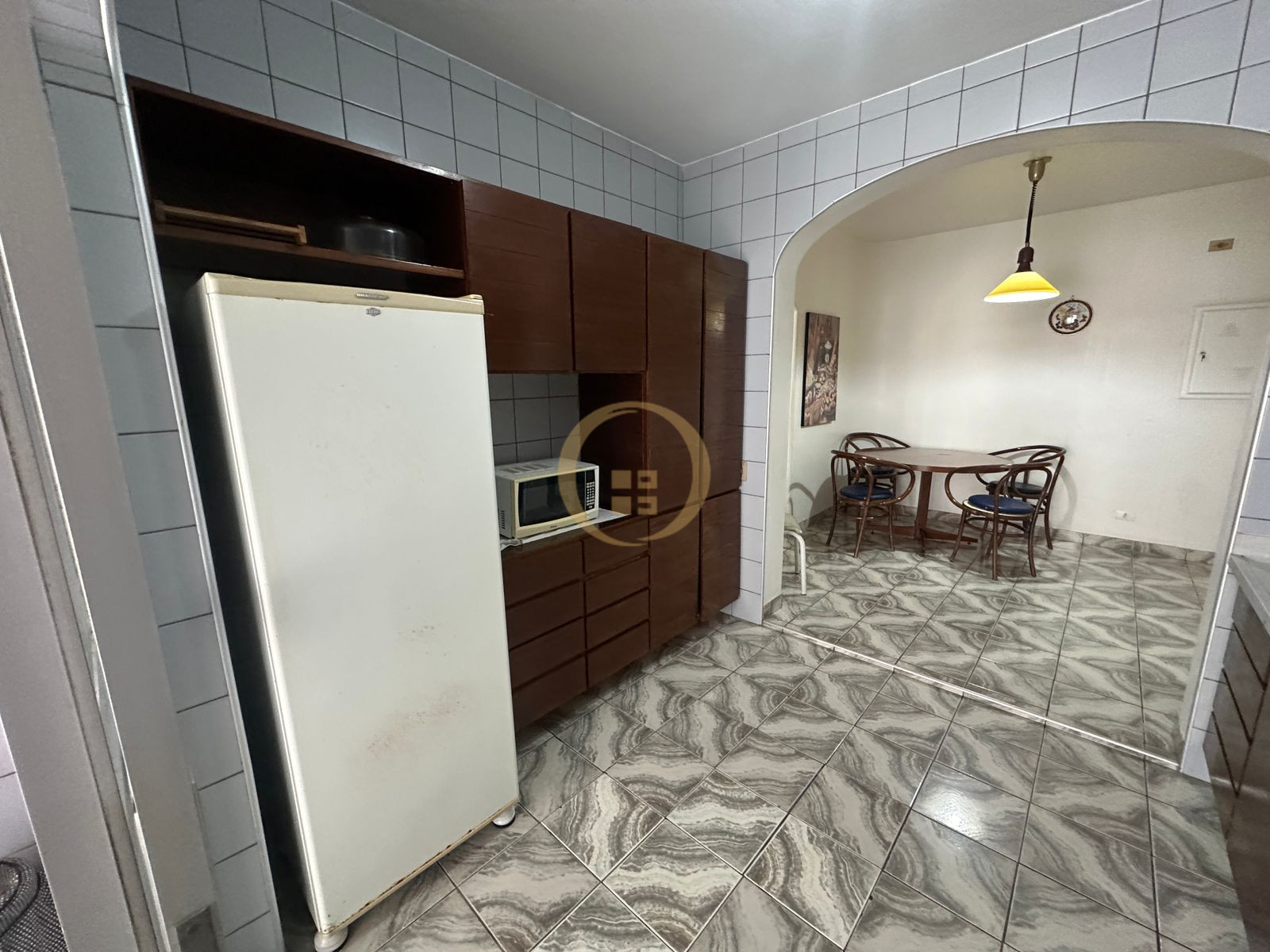 Apartamento na Praia das Pitangueiras, Guarujá - SP