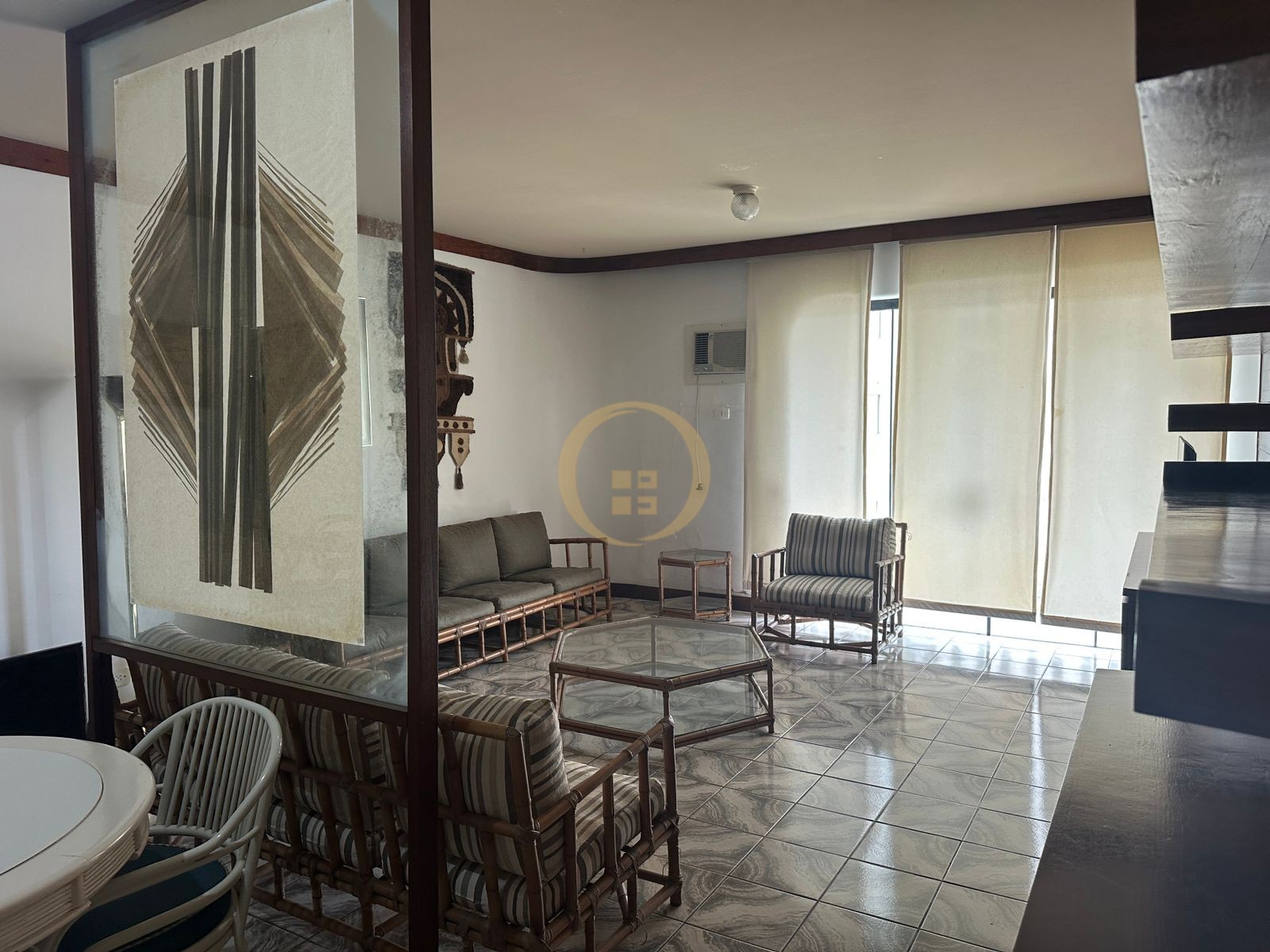 Apartamento na Praia das Pitangueiras, Guarujá - SP