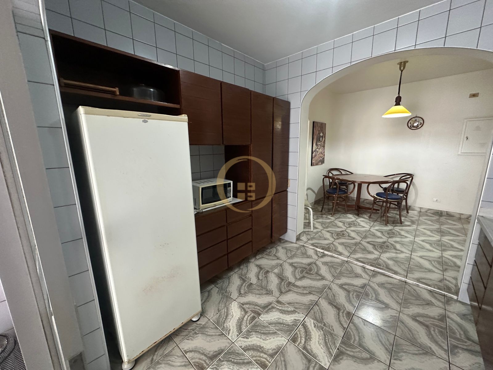 Apartamento na Praia das Pitangueiras, Guarujá - SP