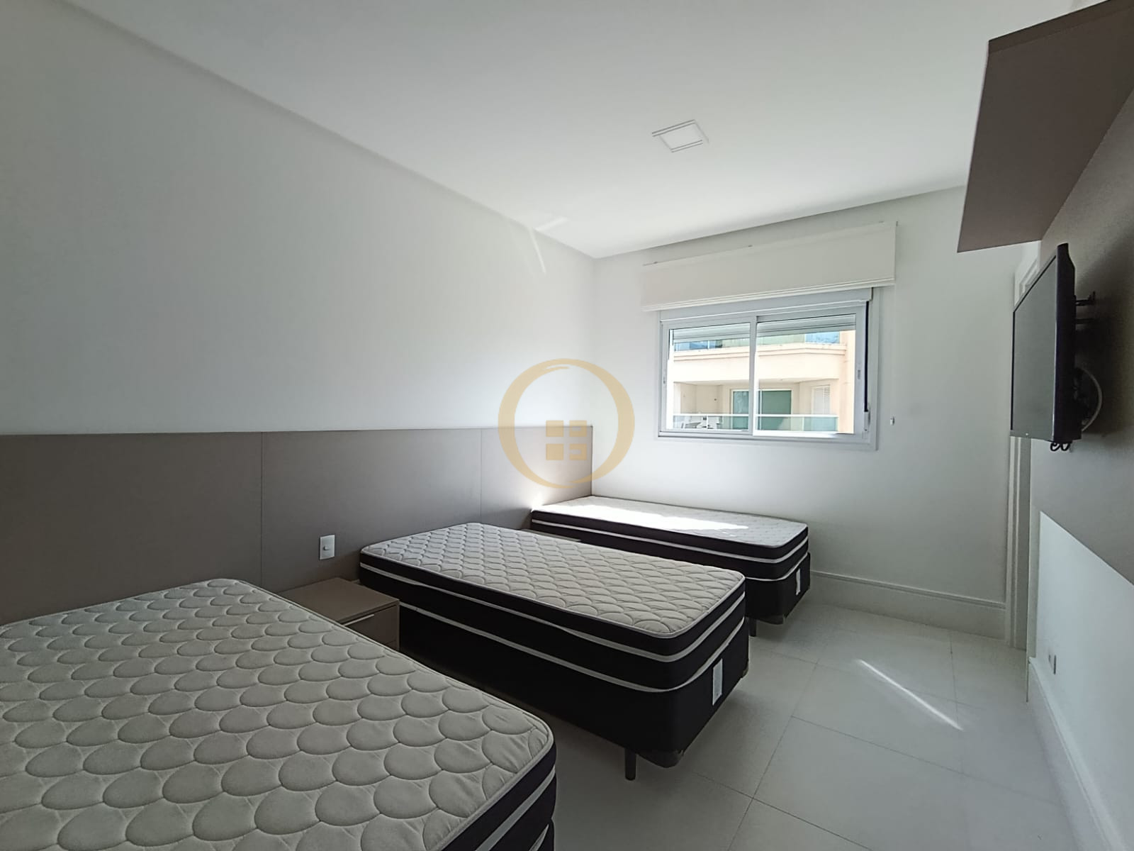 Apartamento na Praia da Enseada, Guarujá - SP