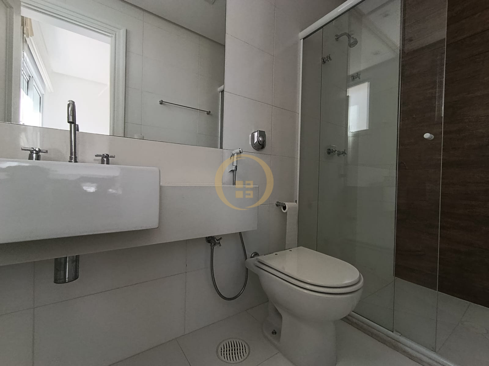 Apartamento na Praia da Enseada, Guarujá - SP