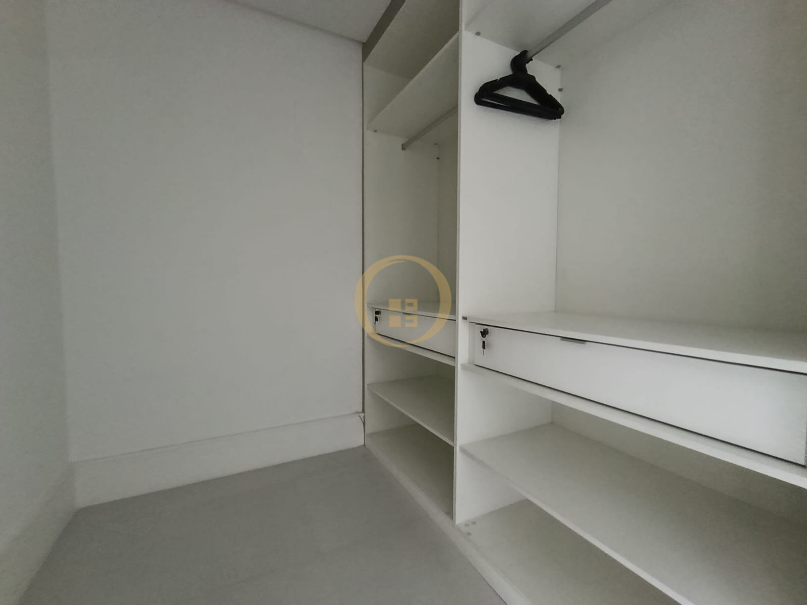 Apartamento na Praia da Enseada, Guarujá - SP