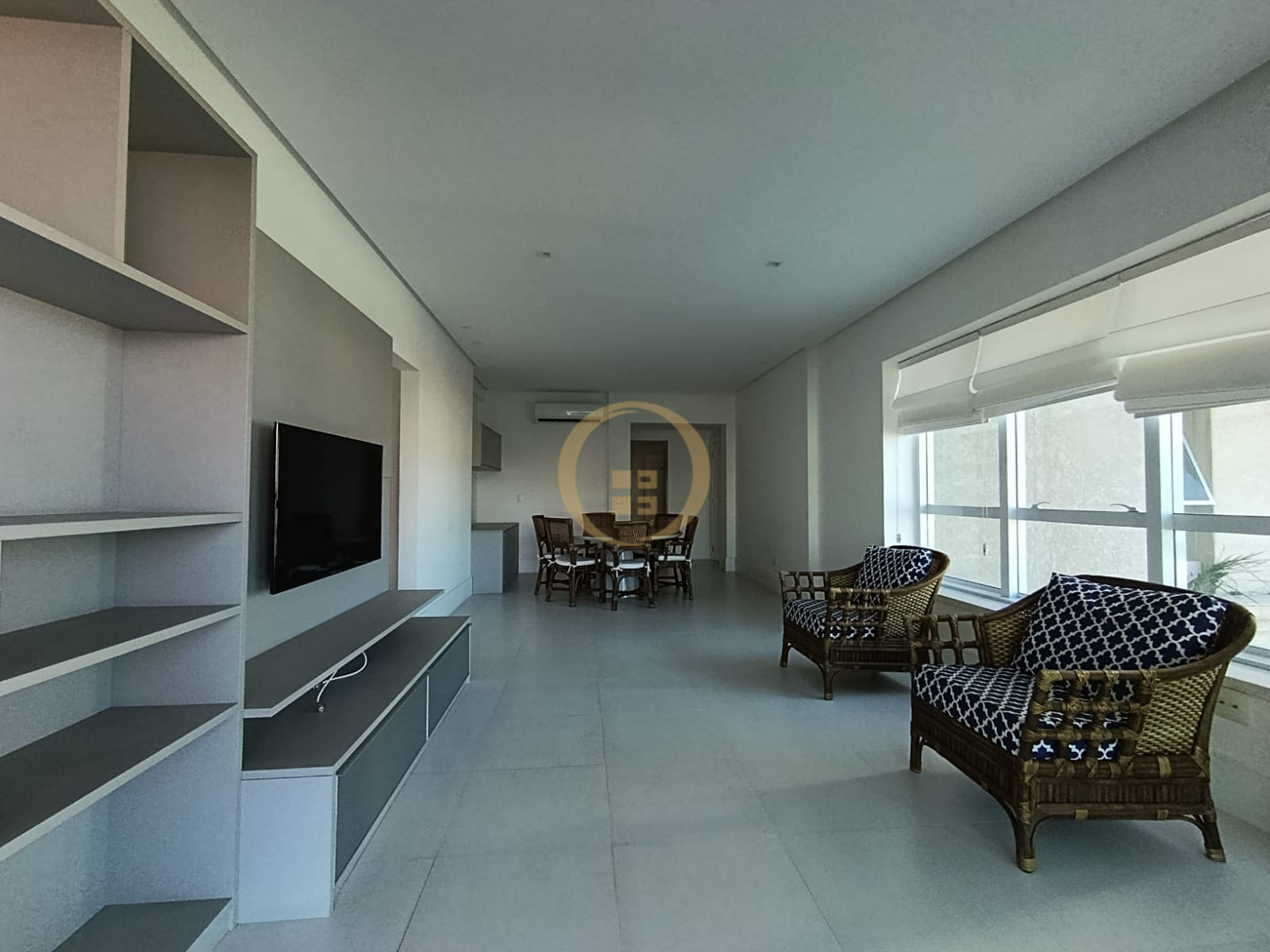 Apartamento na Praia da Enseada, Guarujá - SP