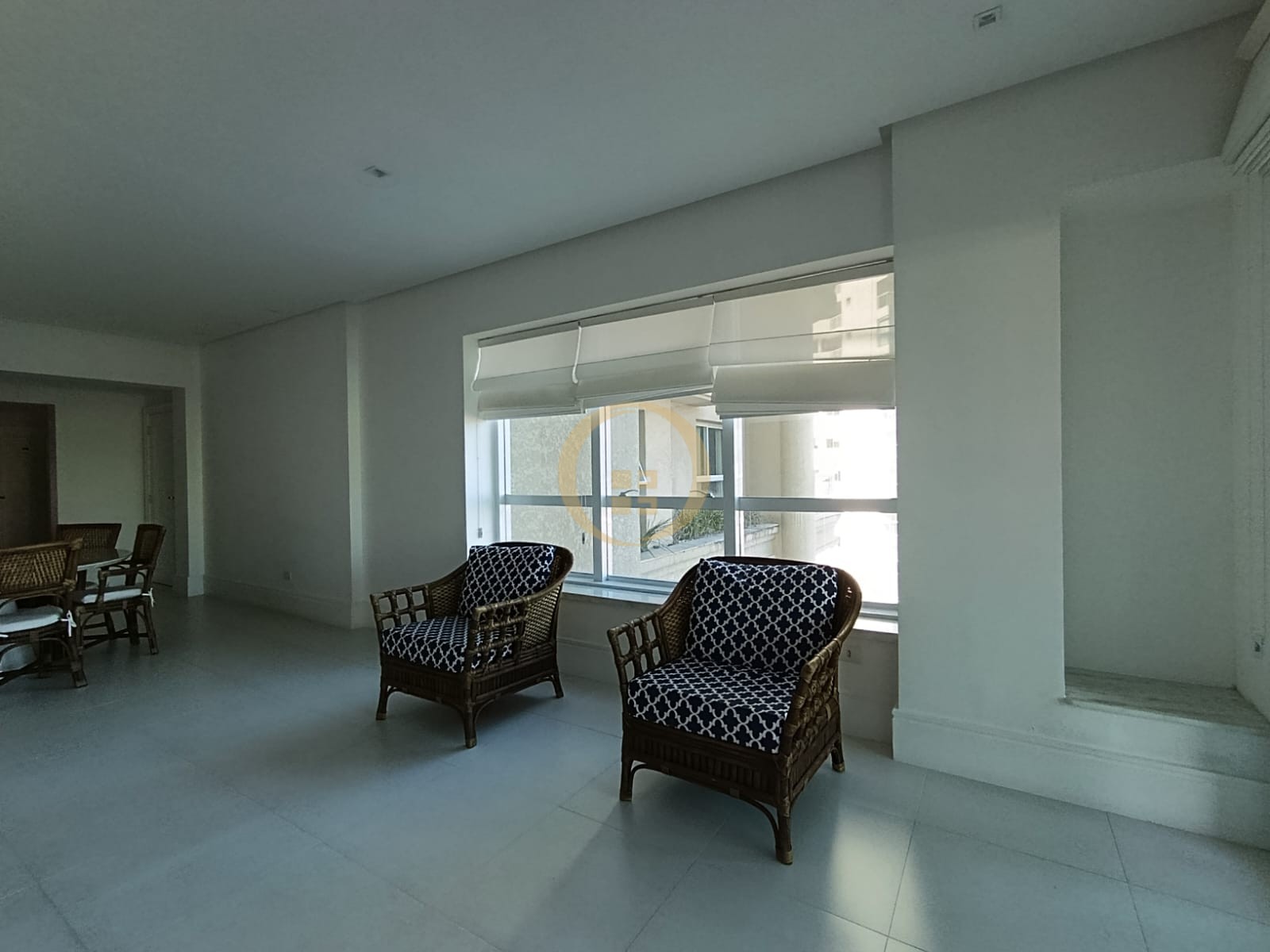 Apartamento na Praia da Enseada, Guarujá - SP