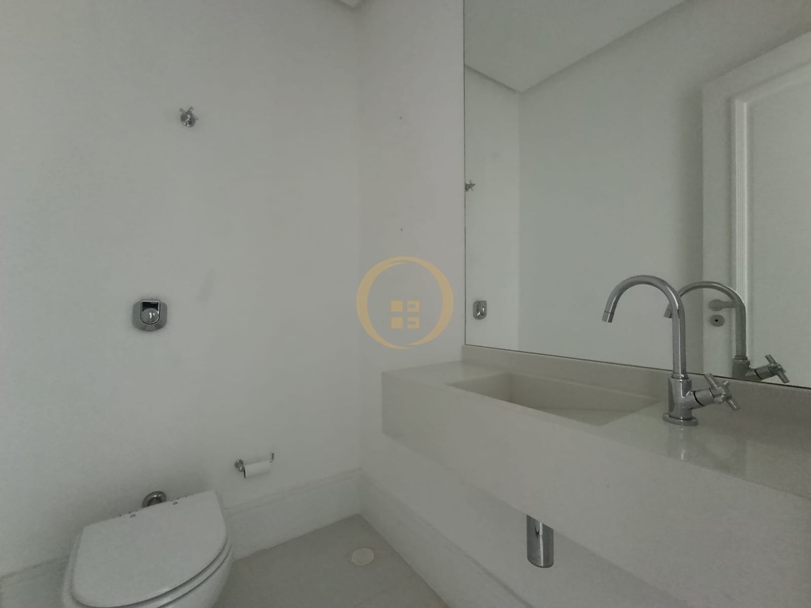 Apartamento na Praia da Enseada, Guarujá - SP