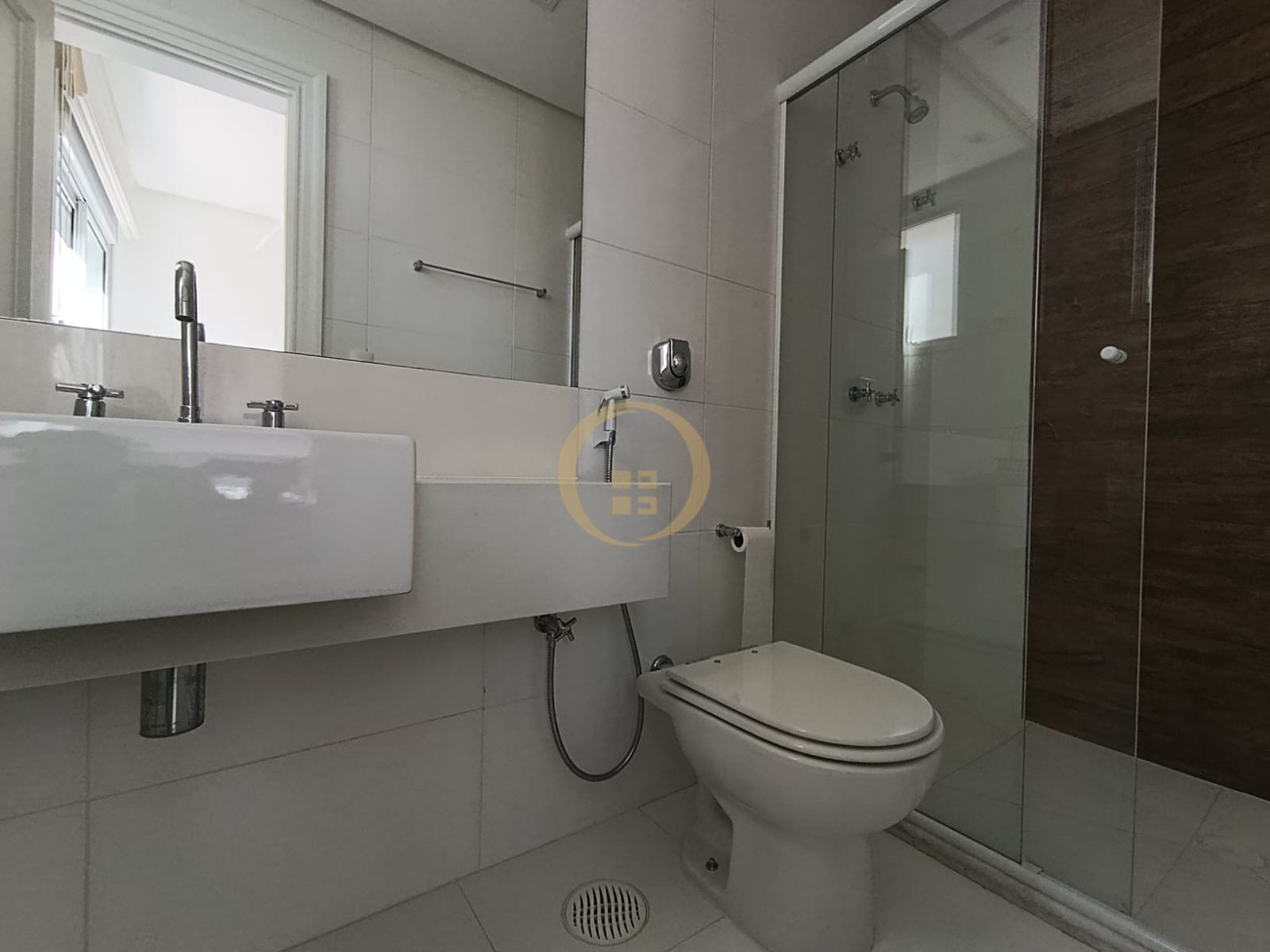 Apartamento na Praia da Enseada, Guarujá - SP
