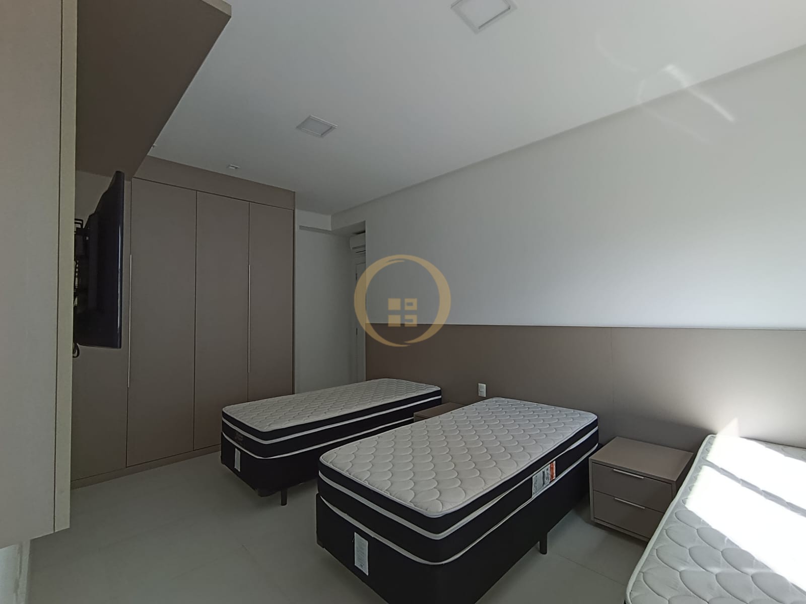 Apartamento na Praia da Enseada, Guarujá - SP