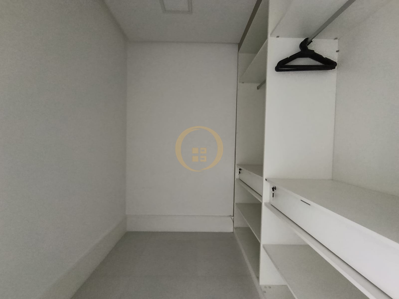 Apartamento na Praia da Enseada, Guarujá - SP