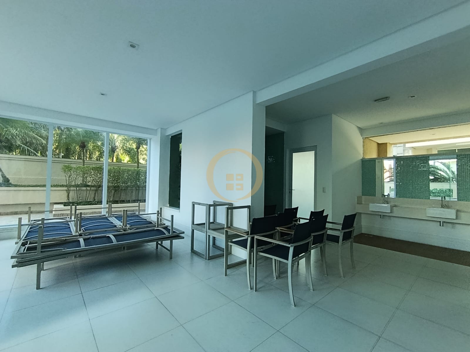 Apartamento na Praia da Enseada, Guarujá - SP
