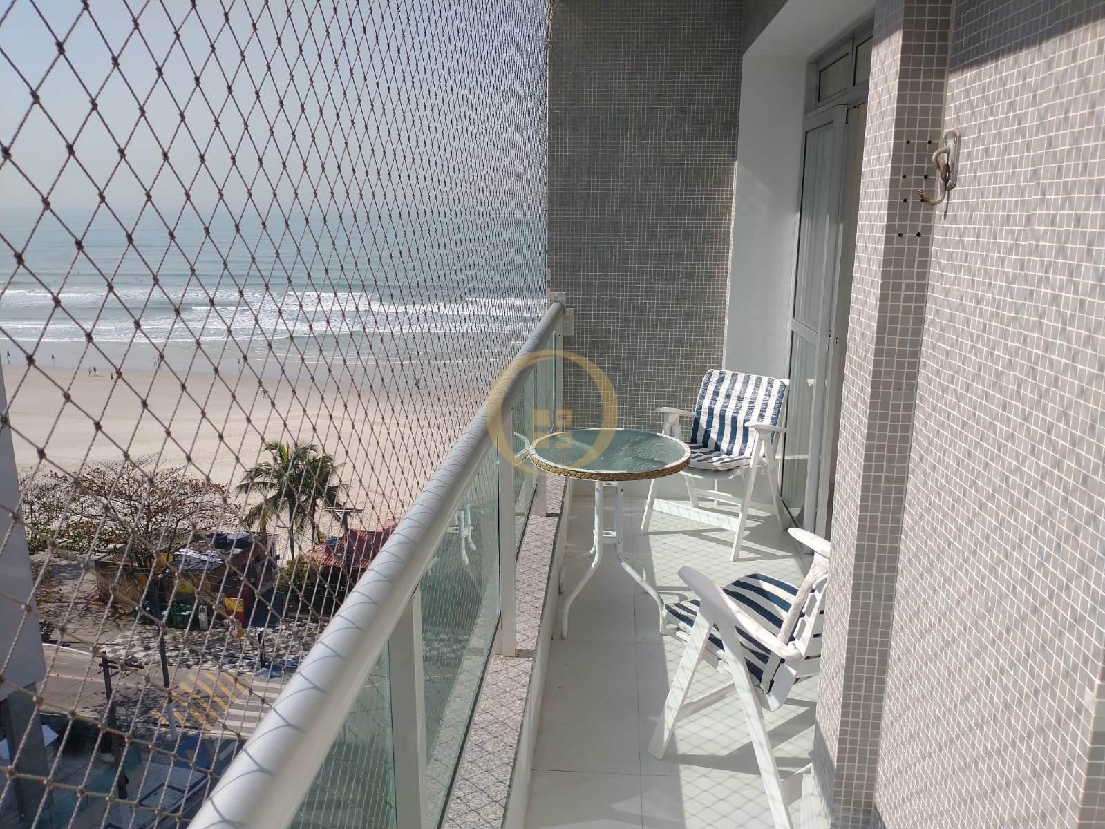 Apartamento Frente ao Mar nas Pitangueiras, Guarujá - SP