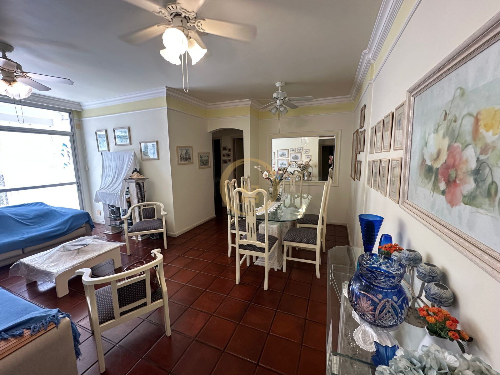 Apartamento na Praia das Pitangueiras, Guarujá - SP