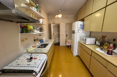 Apartamento na Praia das Pitangueiras, Guarujá - SP