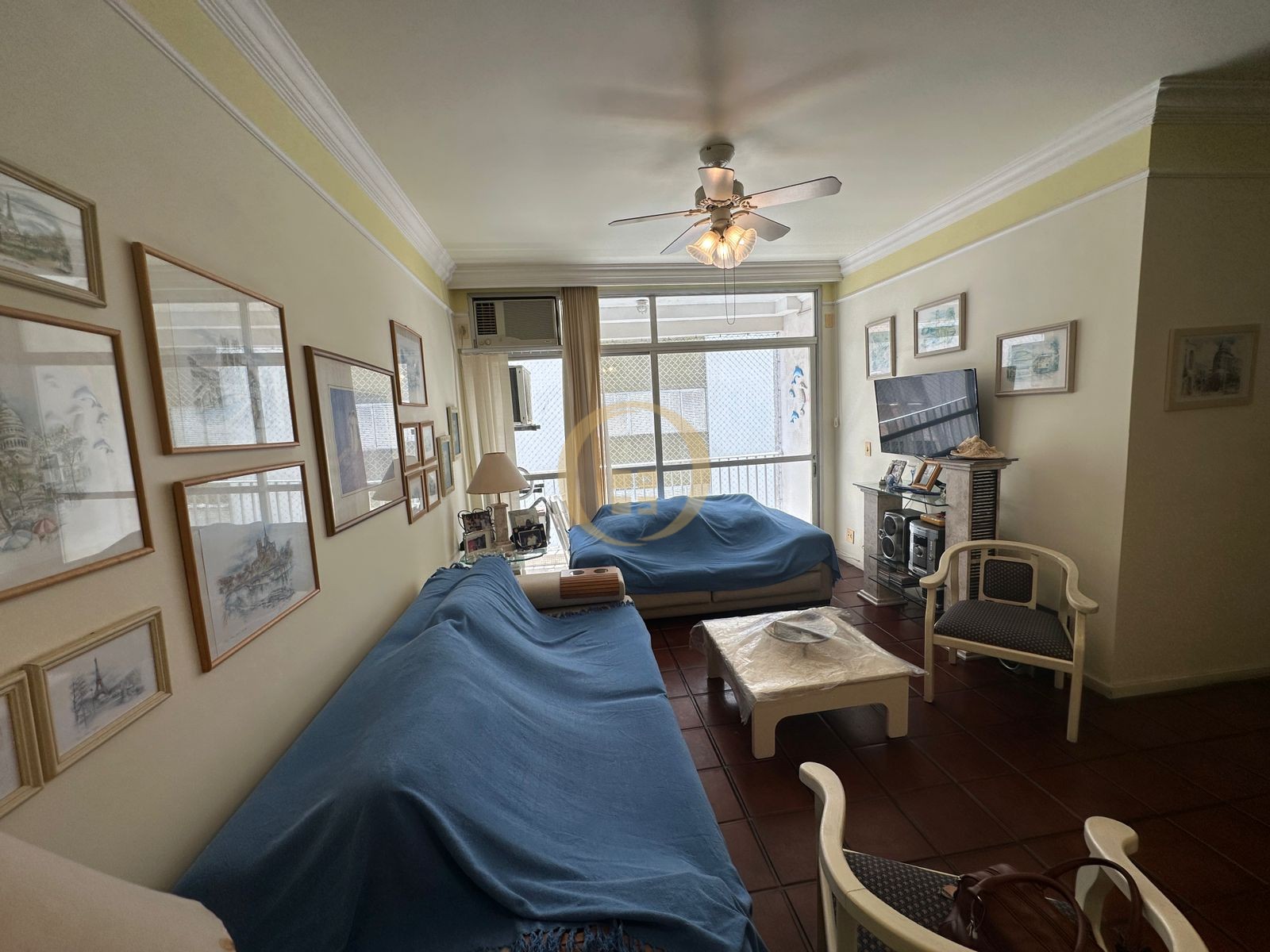 Apartamento na Praia das Pitangueiras, Guarujá - SP