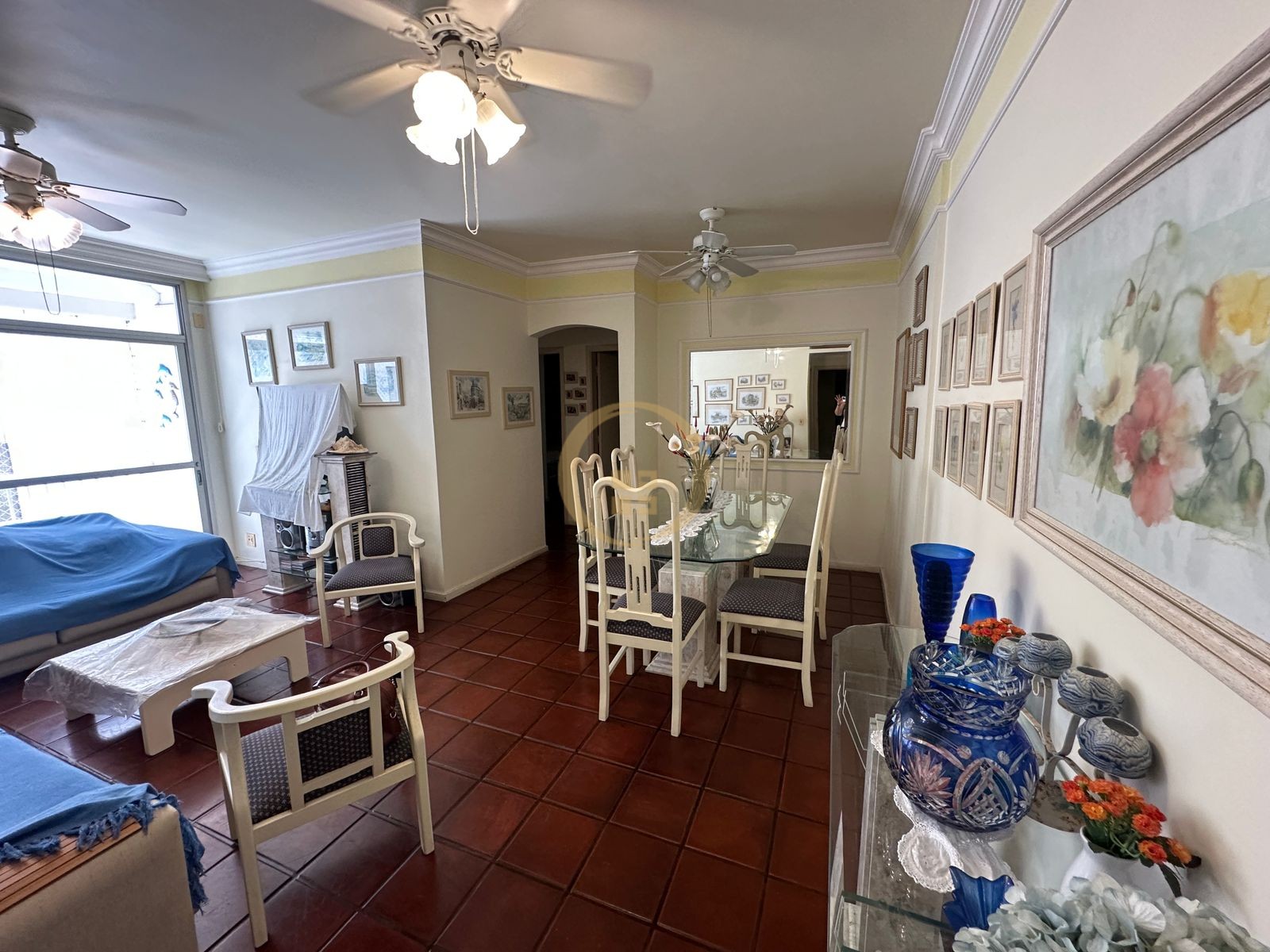 Apartamento na Praia das Pitangueiras, Guarujá - SP