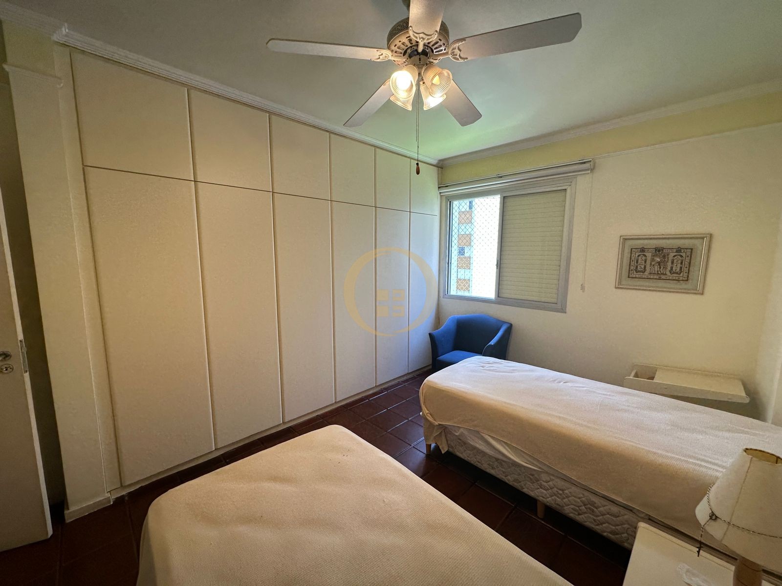 Apartamento na Praia das Pitangueiras, Guarujá - SP