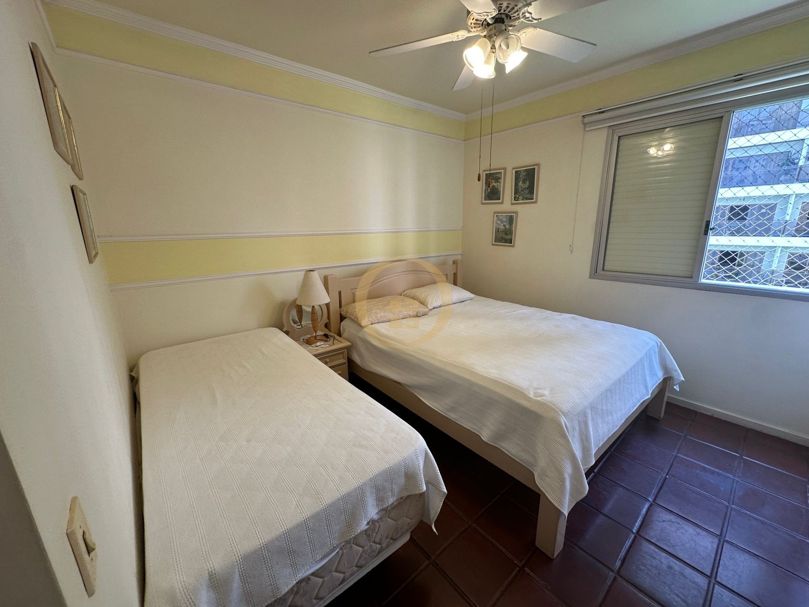 Apartamento na Praia das Pitangueiras, Guarujá - SP