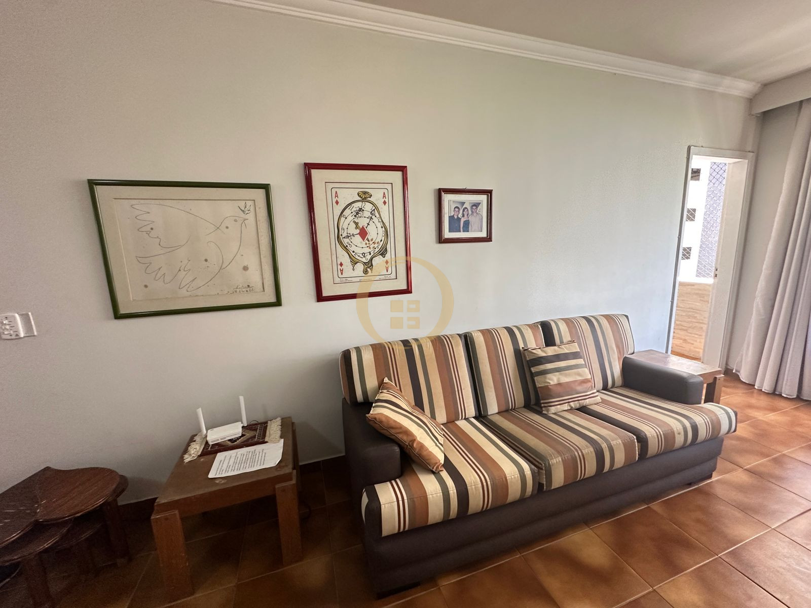 Apartamento na Praia das Pitangueiras, Guarujá - SP