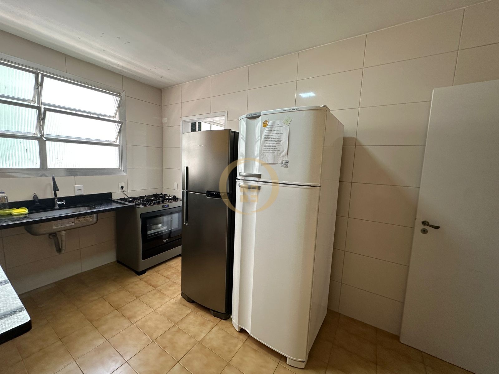 Apartamento na Praia das Pitangueiras, Guarujá - SP
